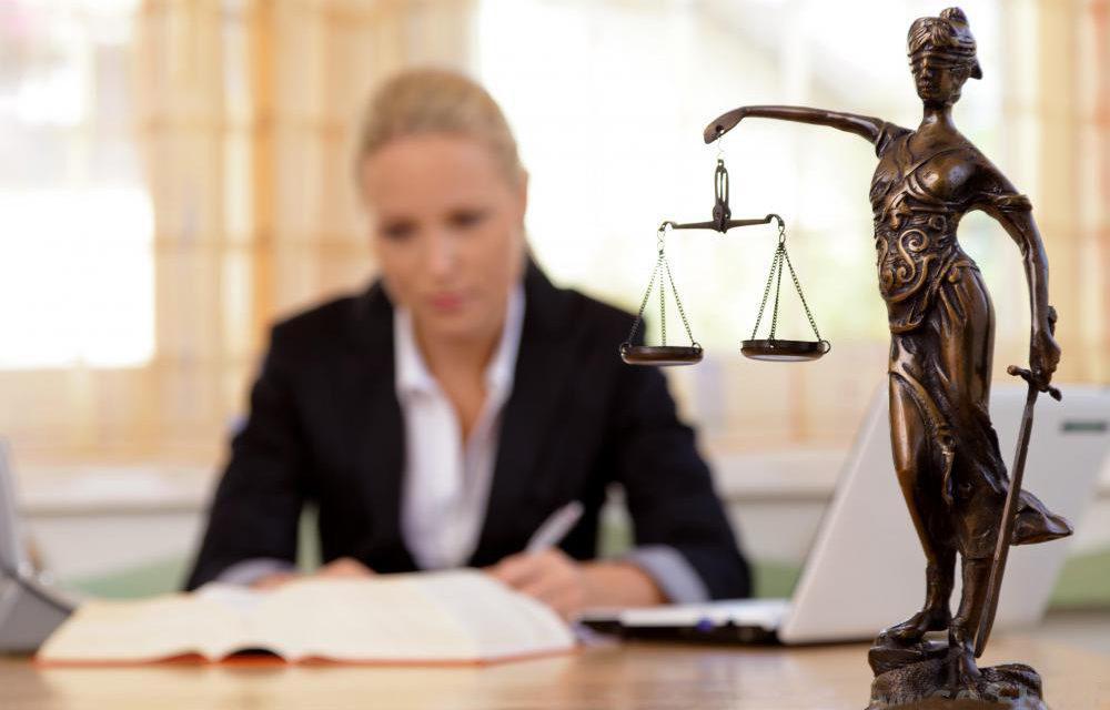 legal scale of justice statue 1000x640